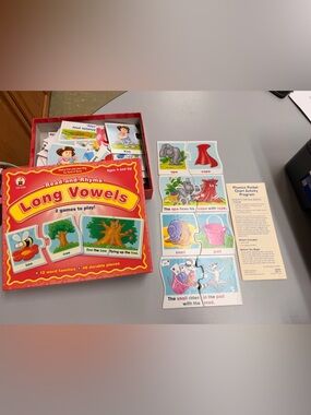 Vowels Matching Puzzle Game for Kids - Red